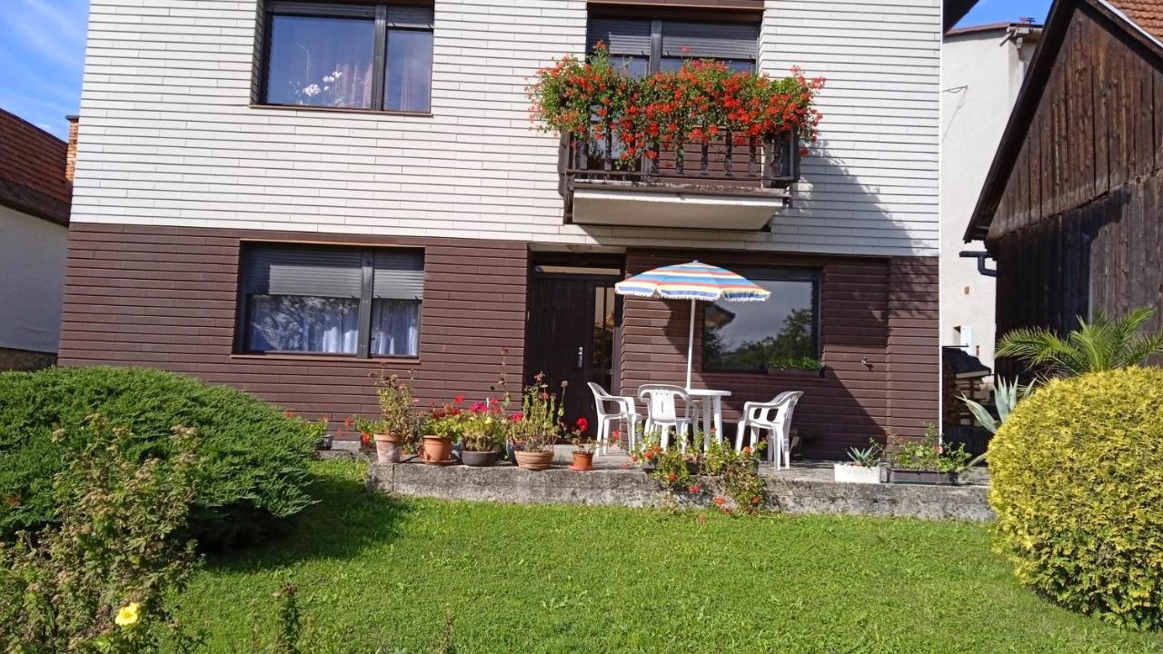 Apartman 6 Km Od Centra Banskej Bystrice Villa Banska Bystrica Exterior photo